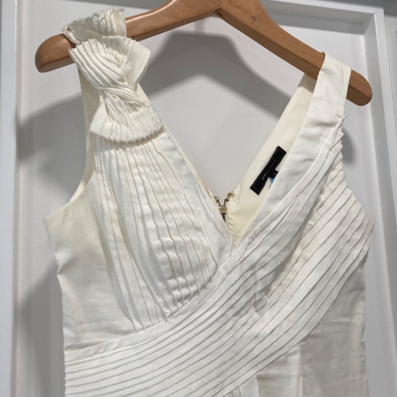 BCBG MaxAzria White Cotton V-Neck Bow Fitted Top Size XXS - Picture 2 of 13